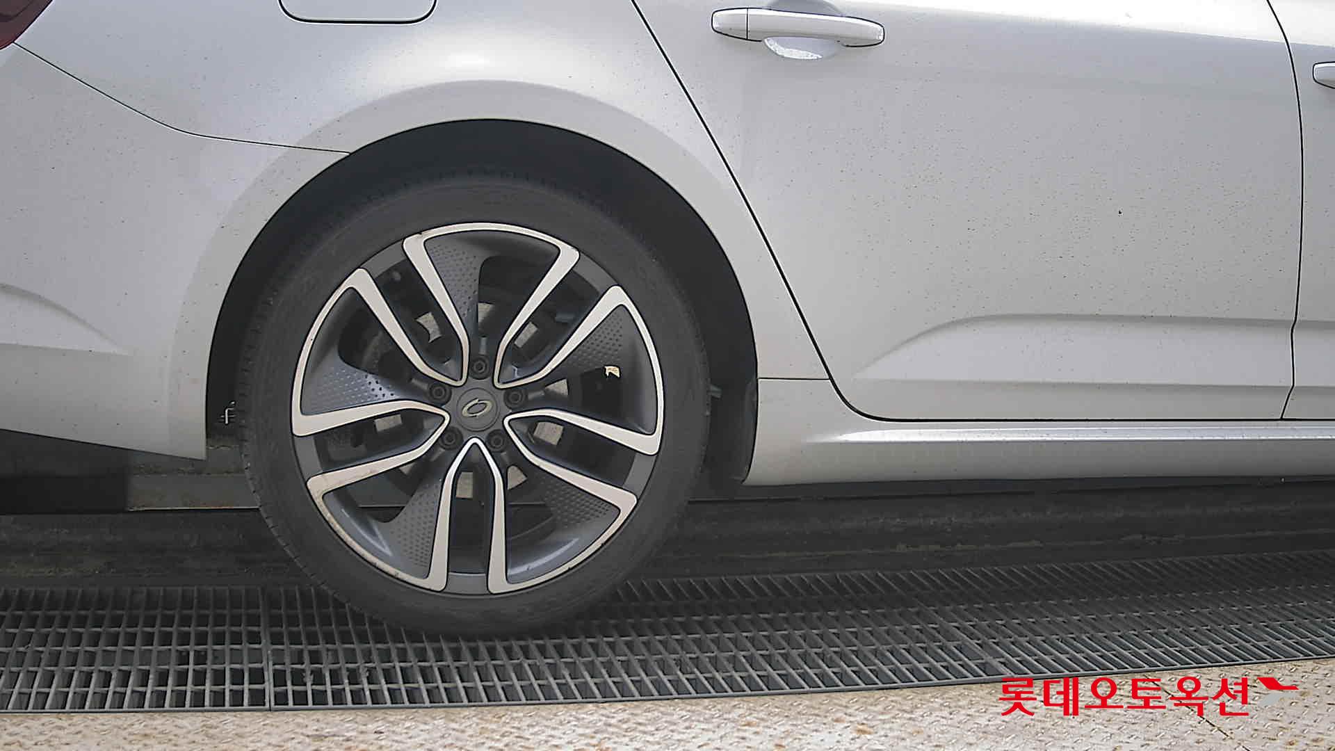 2016 - Renault Samsung SM6