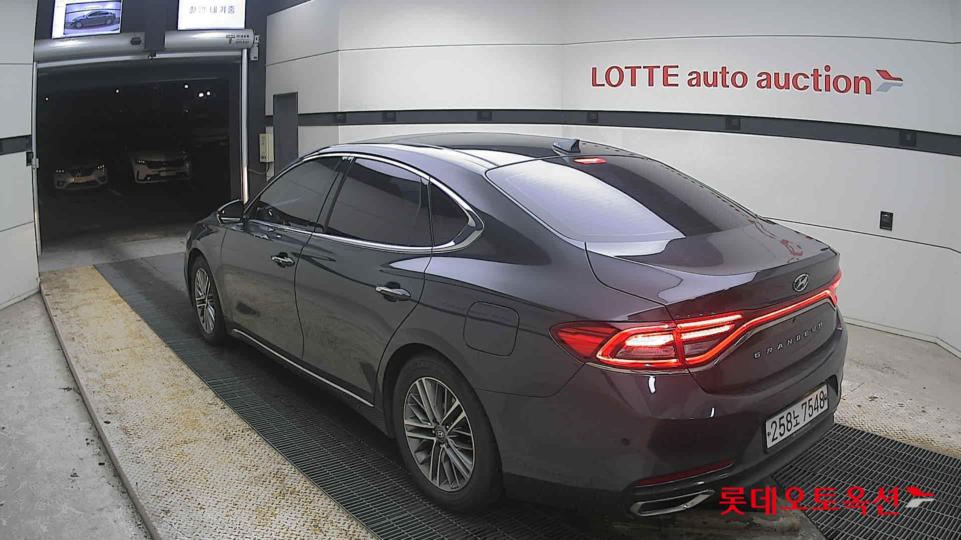 Hyundai Grandeur 2018 - Image 4