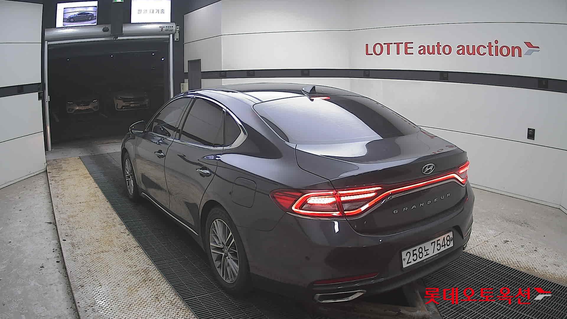 Hyundai Grandeur 2018 - Image 16