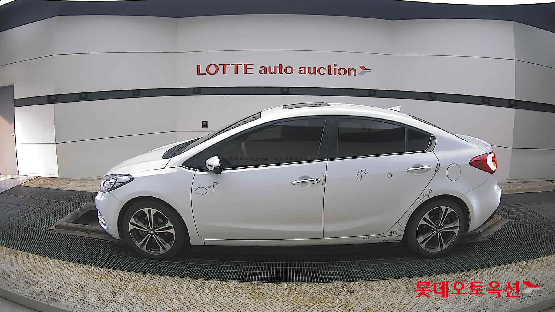 Kia K3 2015 - Image 13