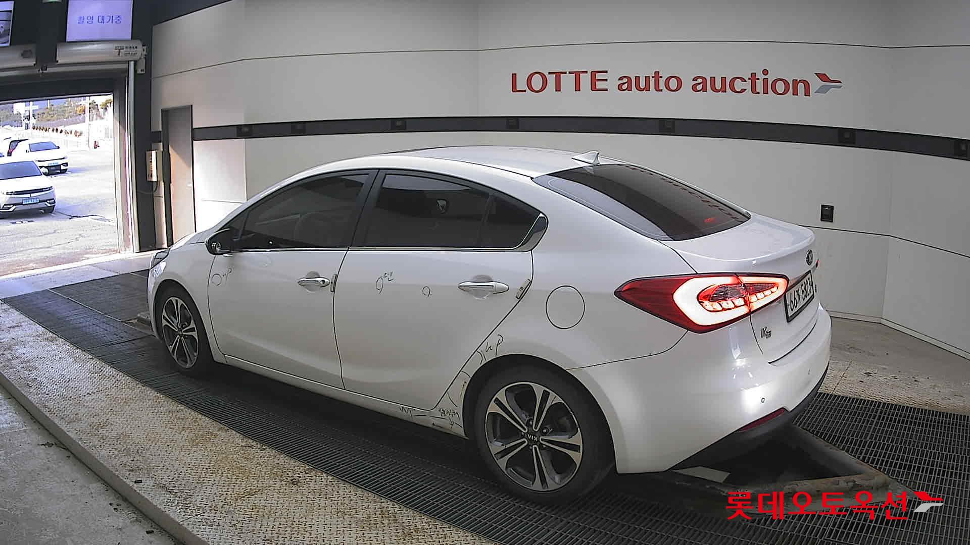 Kia K3 2015 - Image 15