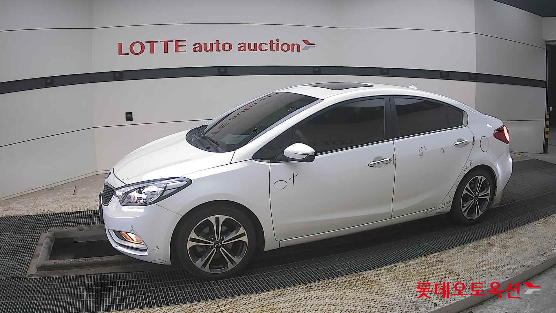 Kia K3 2015 - Image 12