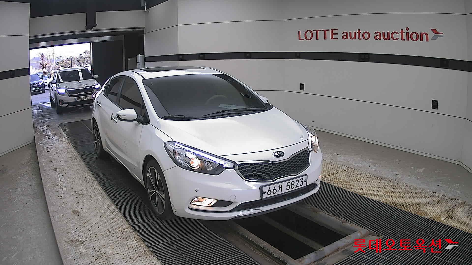 Kia K3 2015 - Image 24