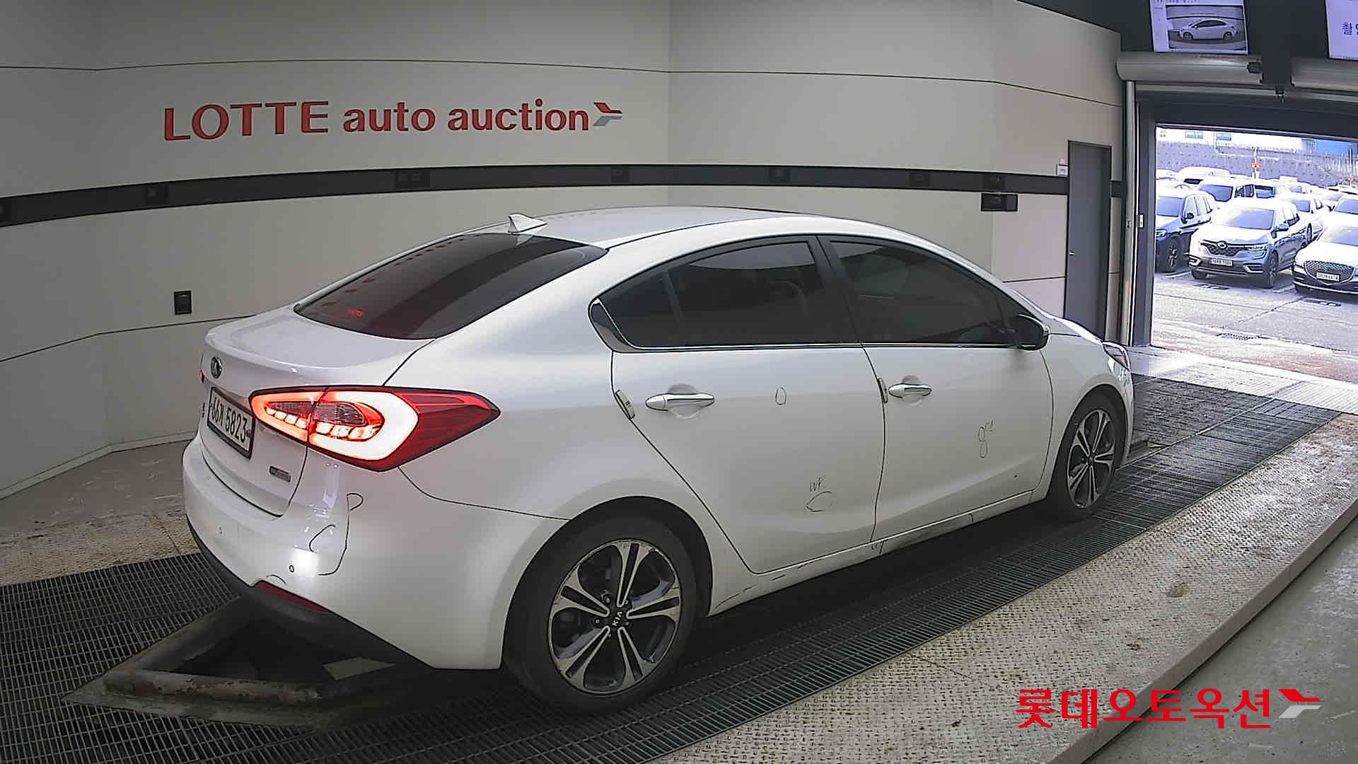 Kia K3 2015 - Image 19