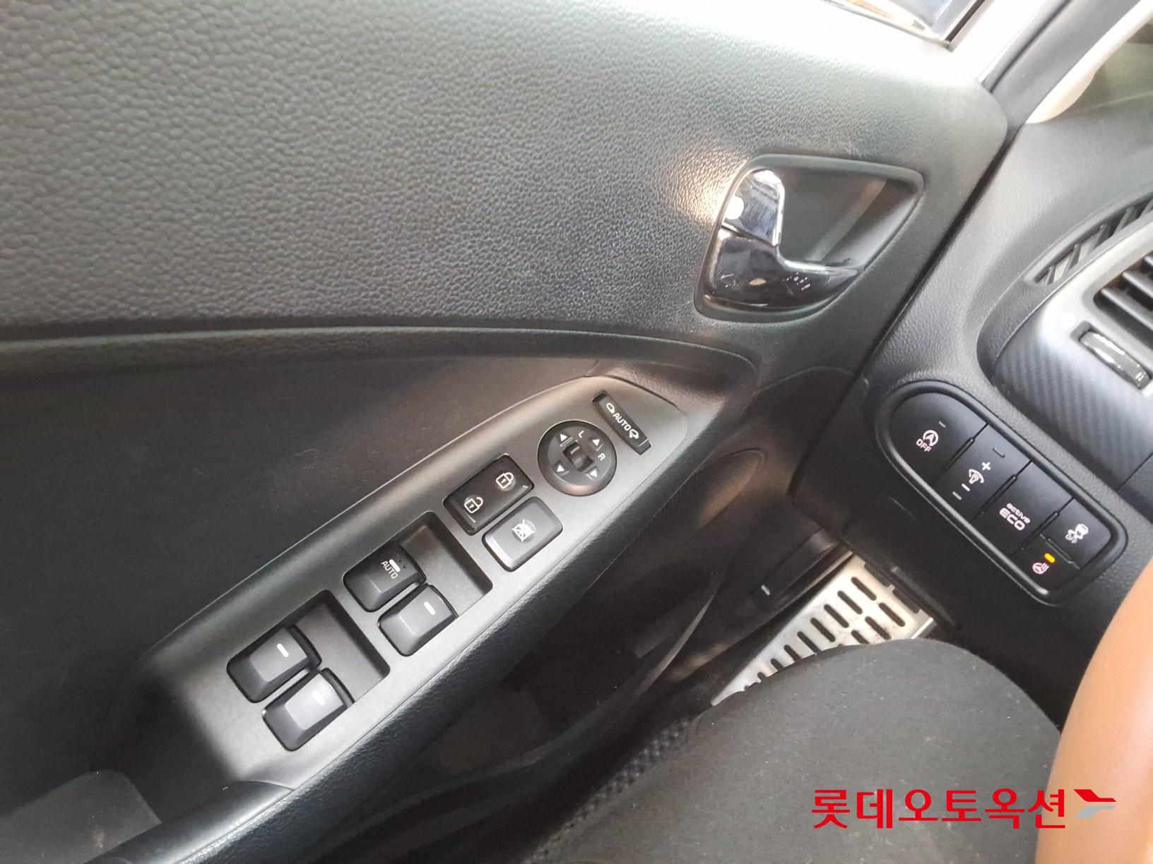 Kia K3 2015 - Image 29