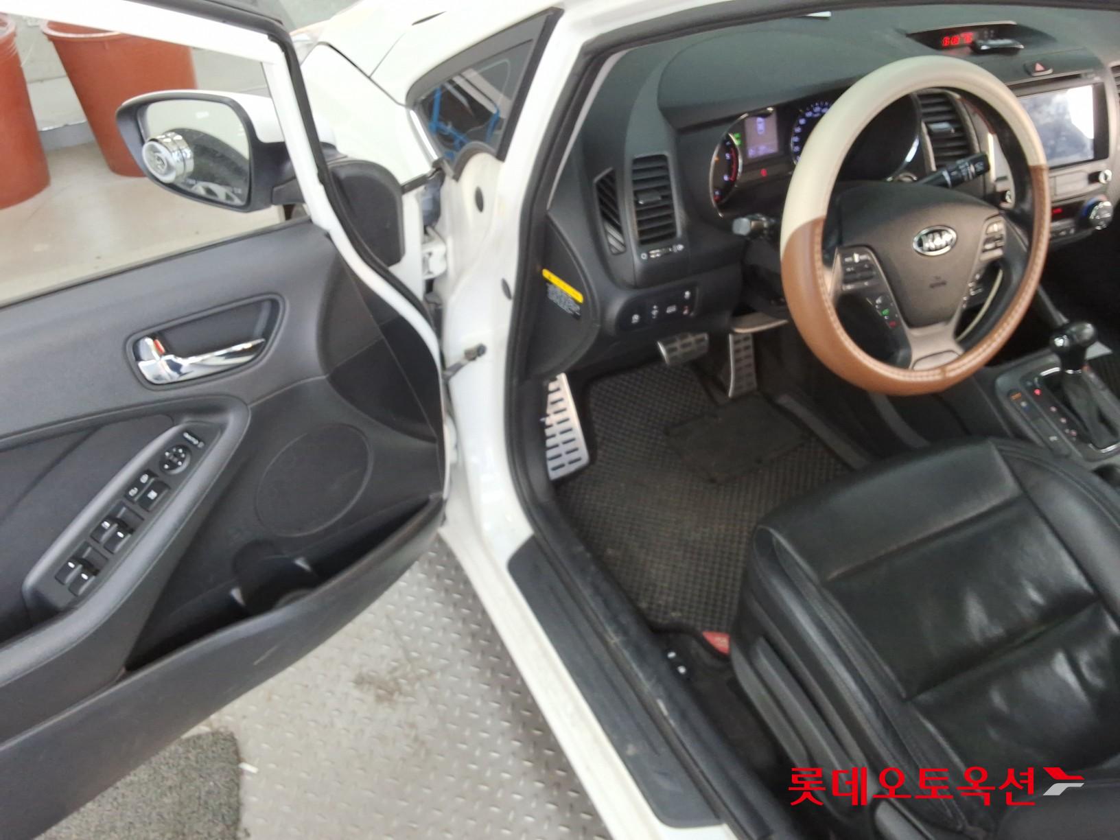 Kia K3 2015 - Image 36