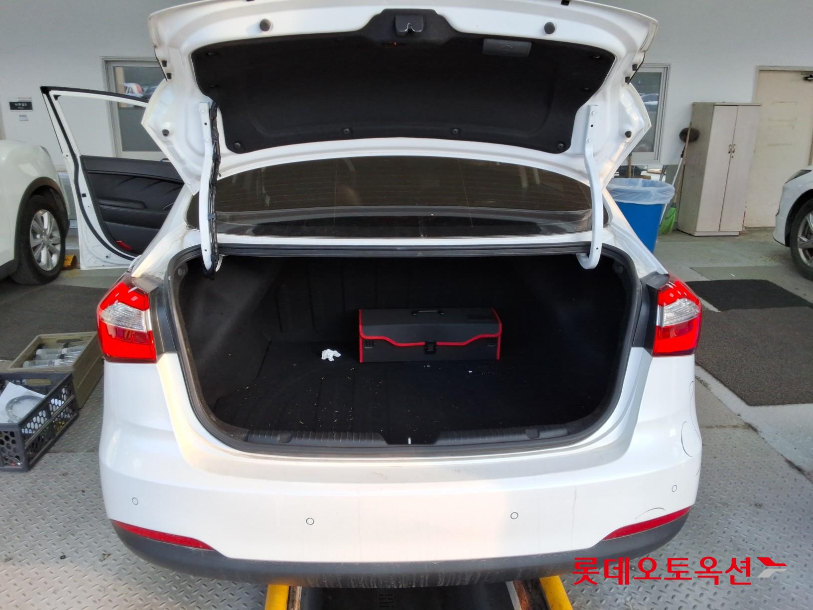 Kia K3 2015 - Image 9