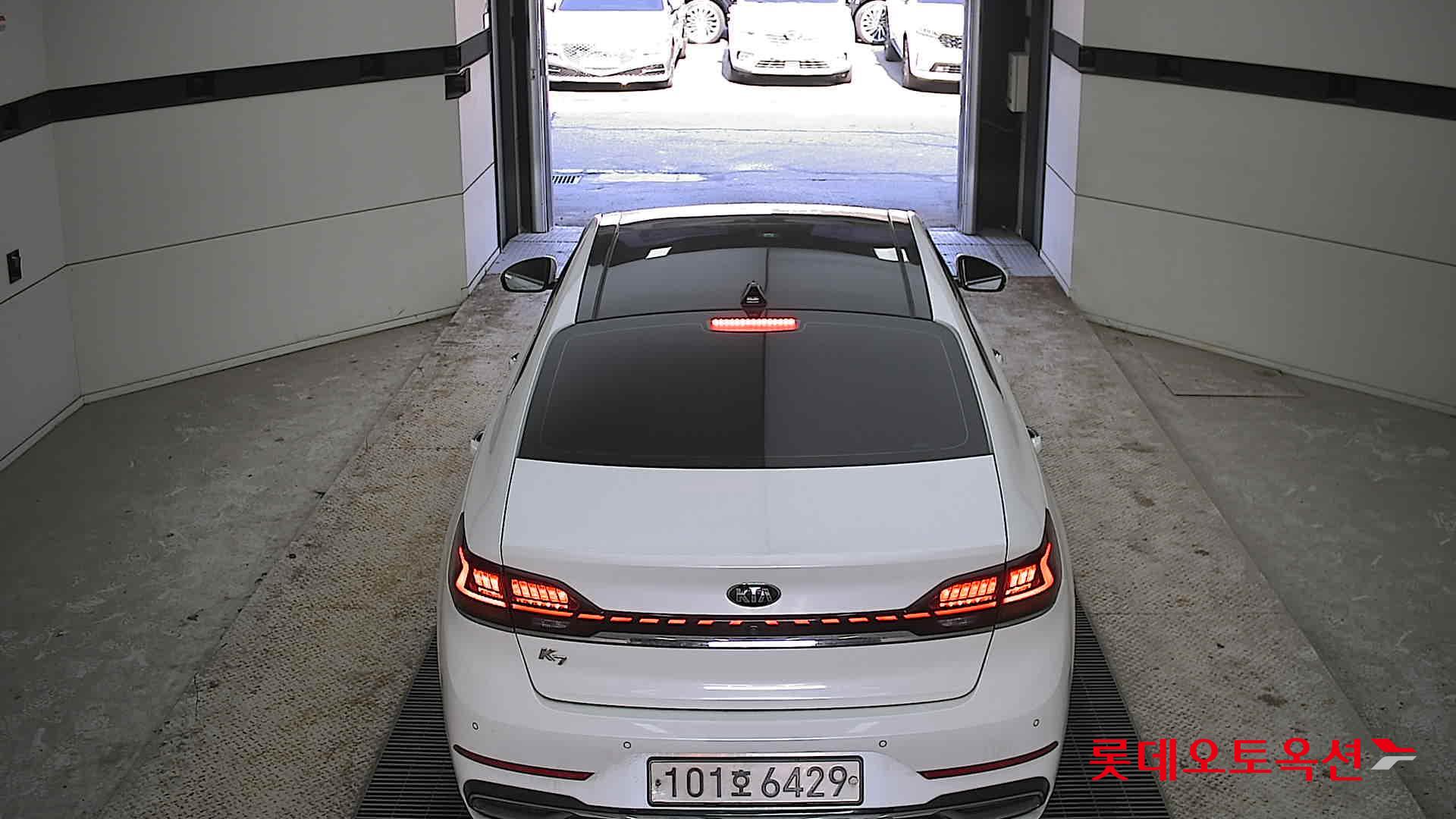 Kia K7 2020 - Image 17