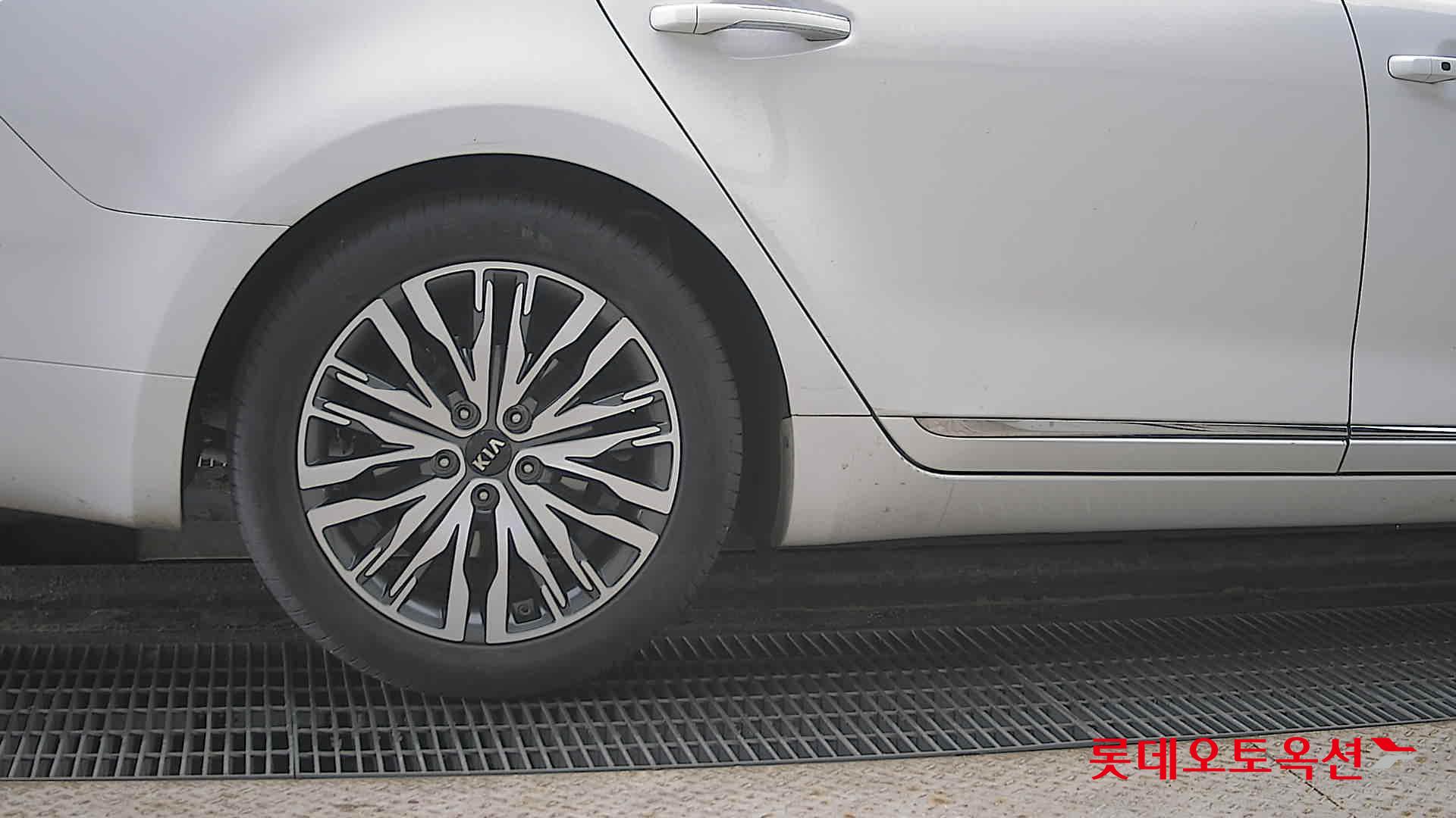 Kia K7 2020 - Image 28