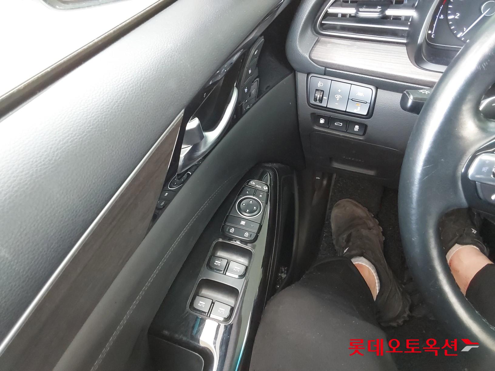 Kia K7 2020 - Image 29