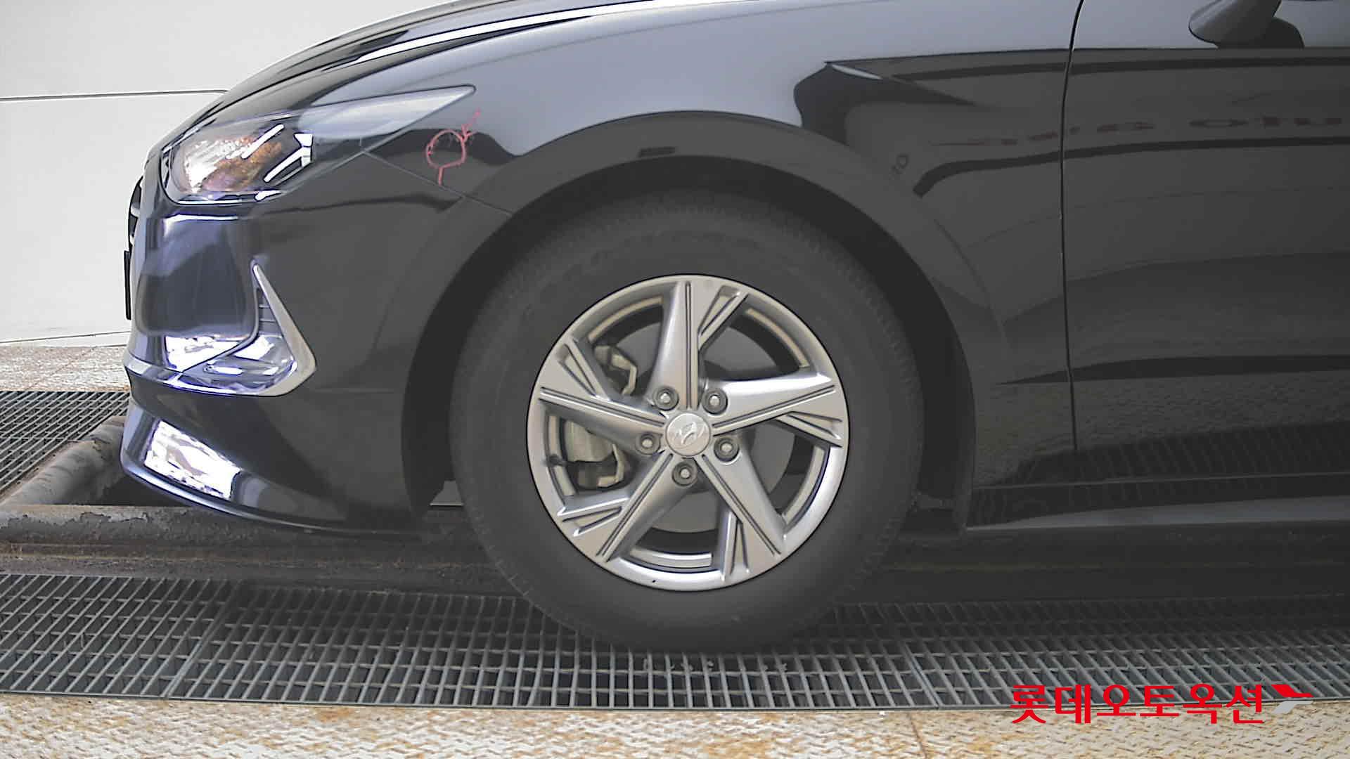 هيونداي سوناتا 2022 - صورة 25