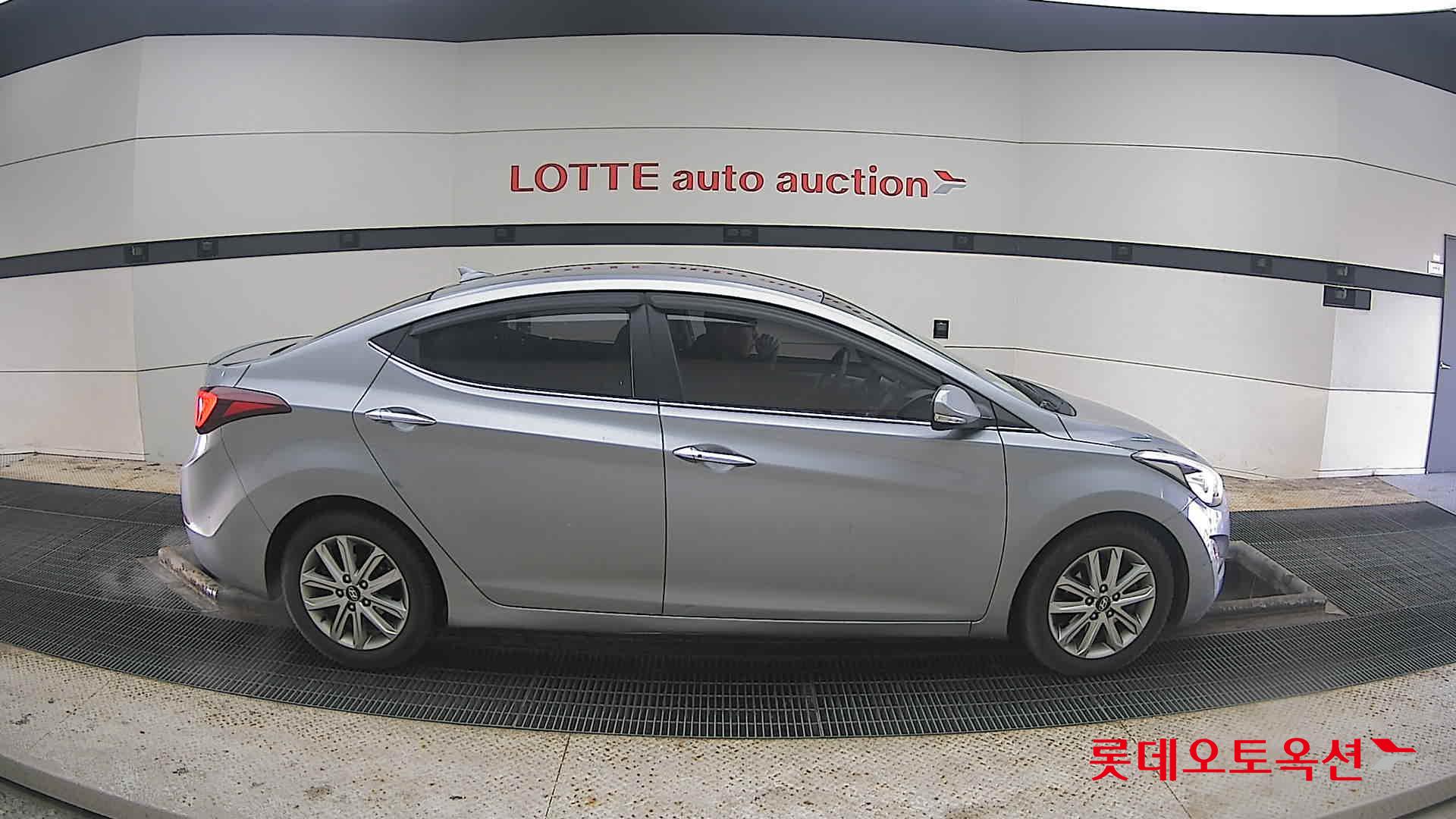 هيونداي إلانترا 2015 - صورة 21