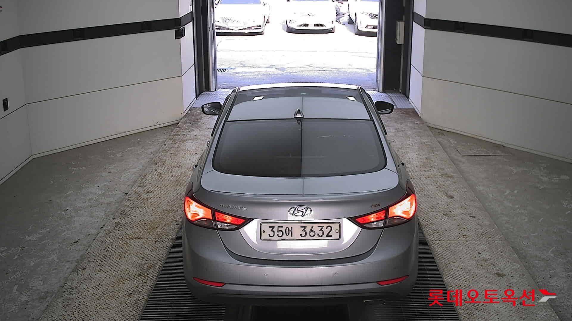 هيونداي إلانترا 2015 - صورة 17