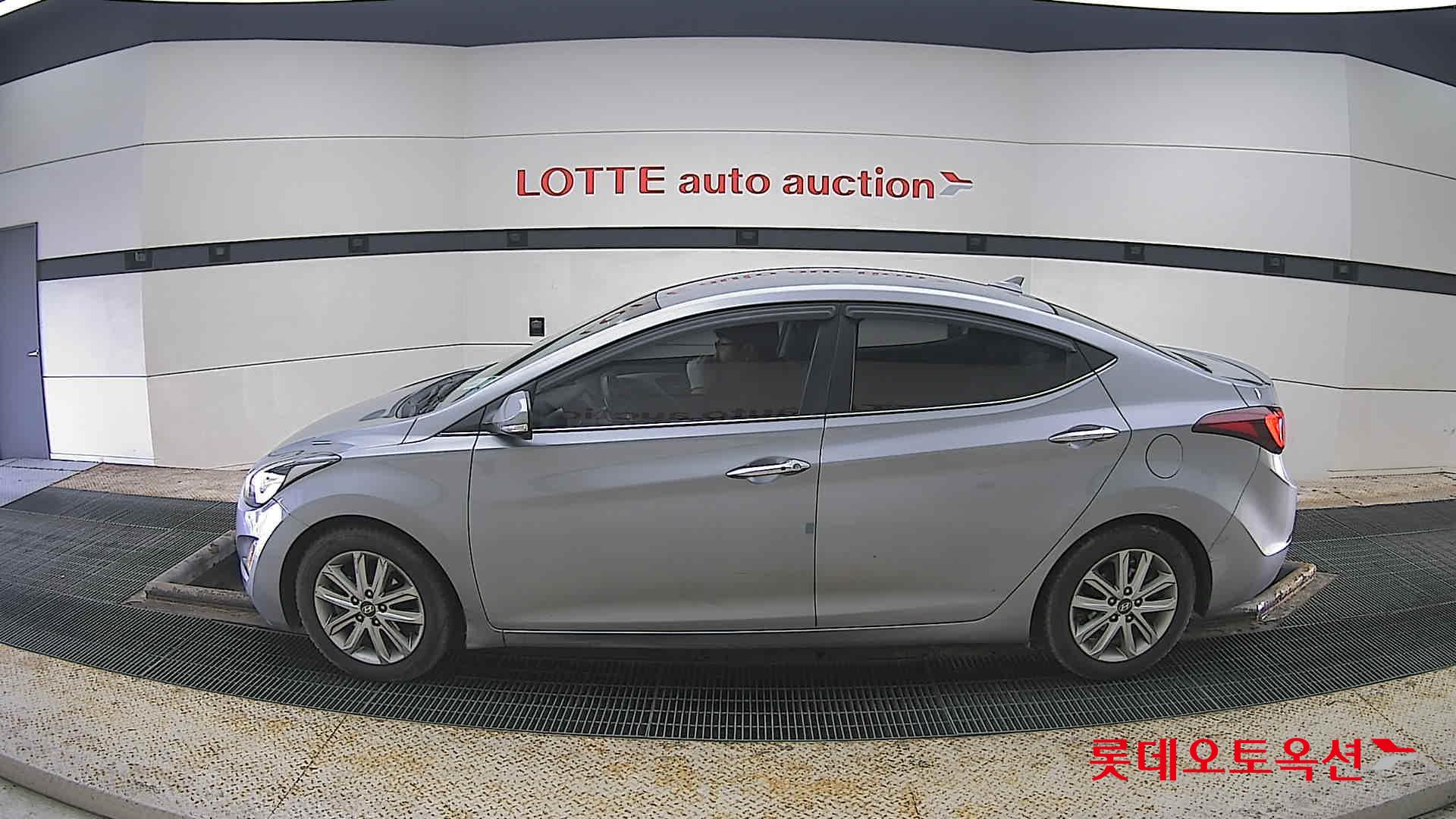 هيونداي إلانترا 2015 - صورة 13