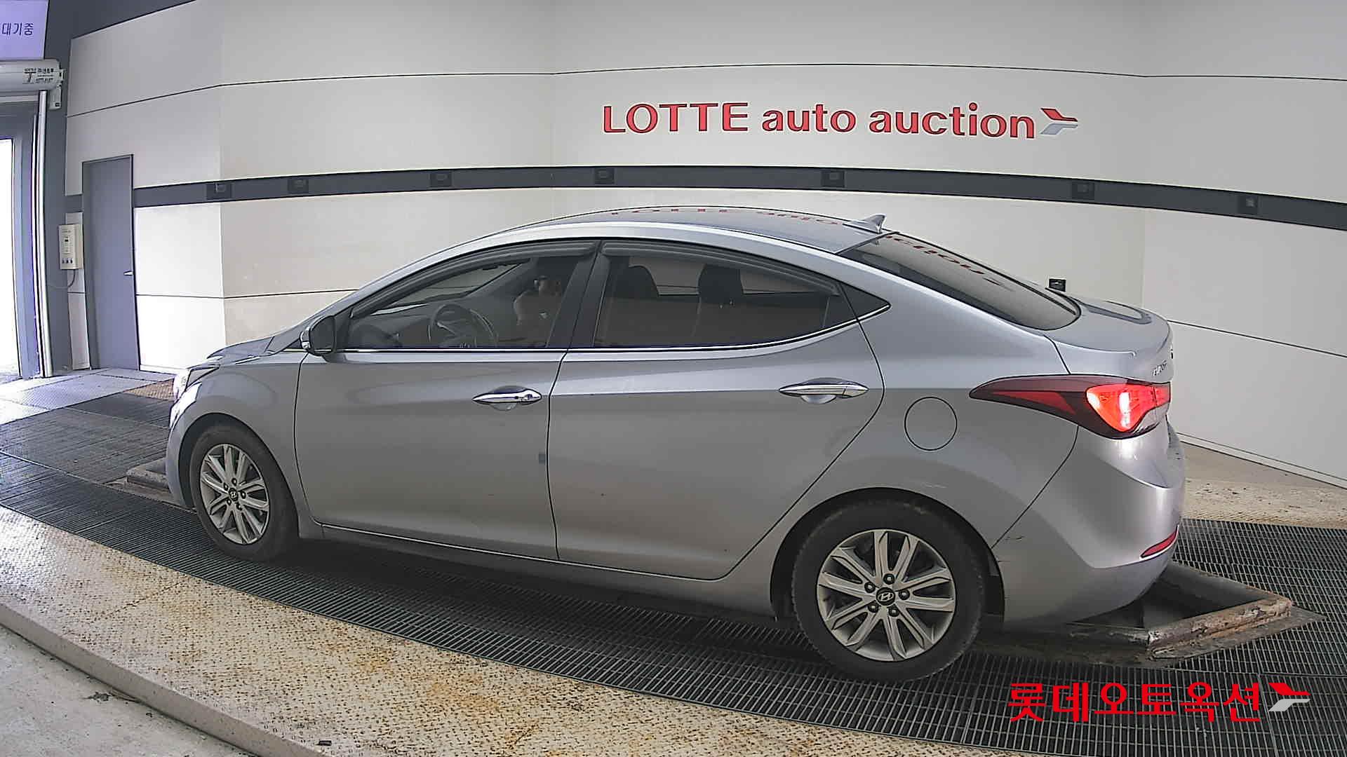 هيونداي إلانترا 2015 - صورة 14