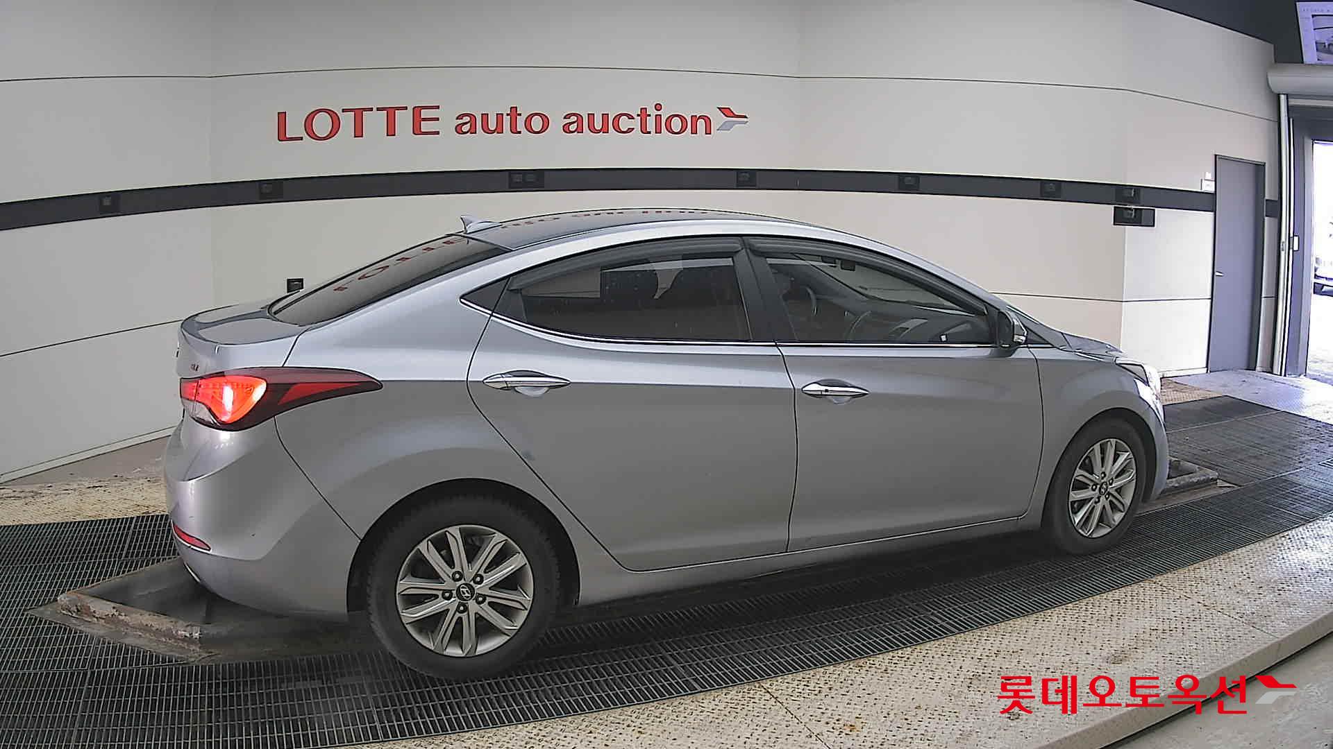 هيونداي إلانترا 2015 - صورة 20