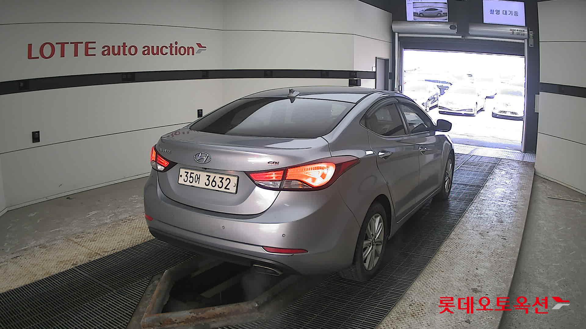 هيونداي إلانترا 2015 - صورة 18