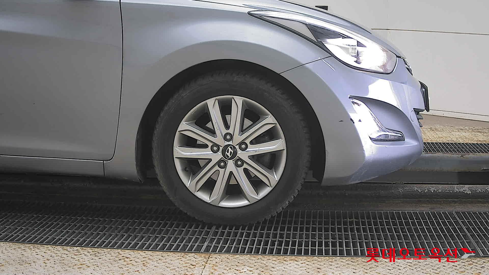 هيونداي إلانترا 2015 - صورة 27