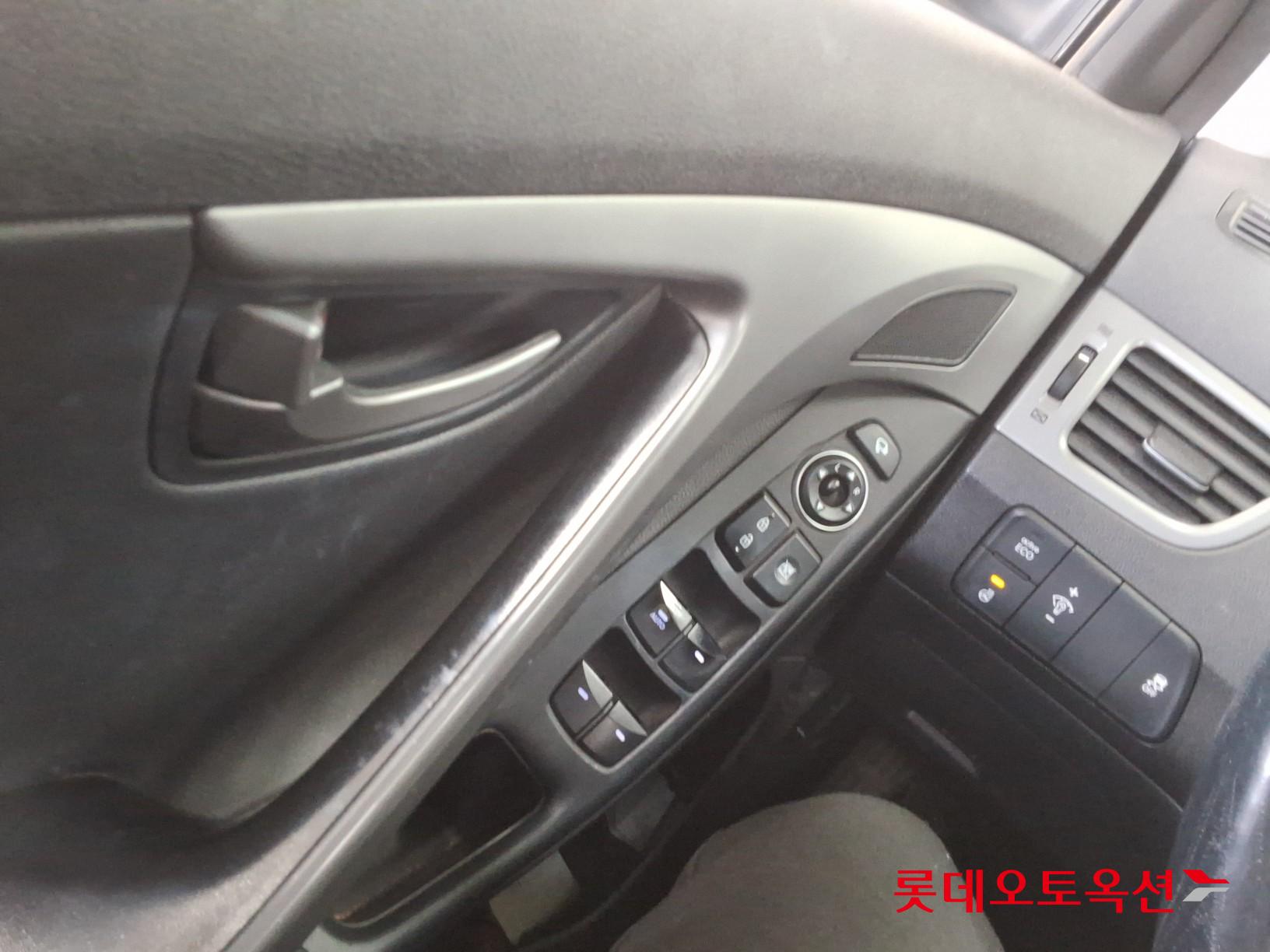 هيونداي إلانترا 2015 - صورة 29