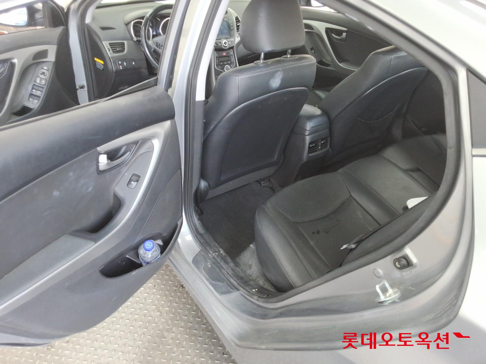 هيونداي إلانترا 2015 - صورة 38