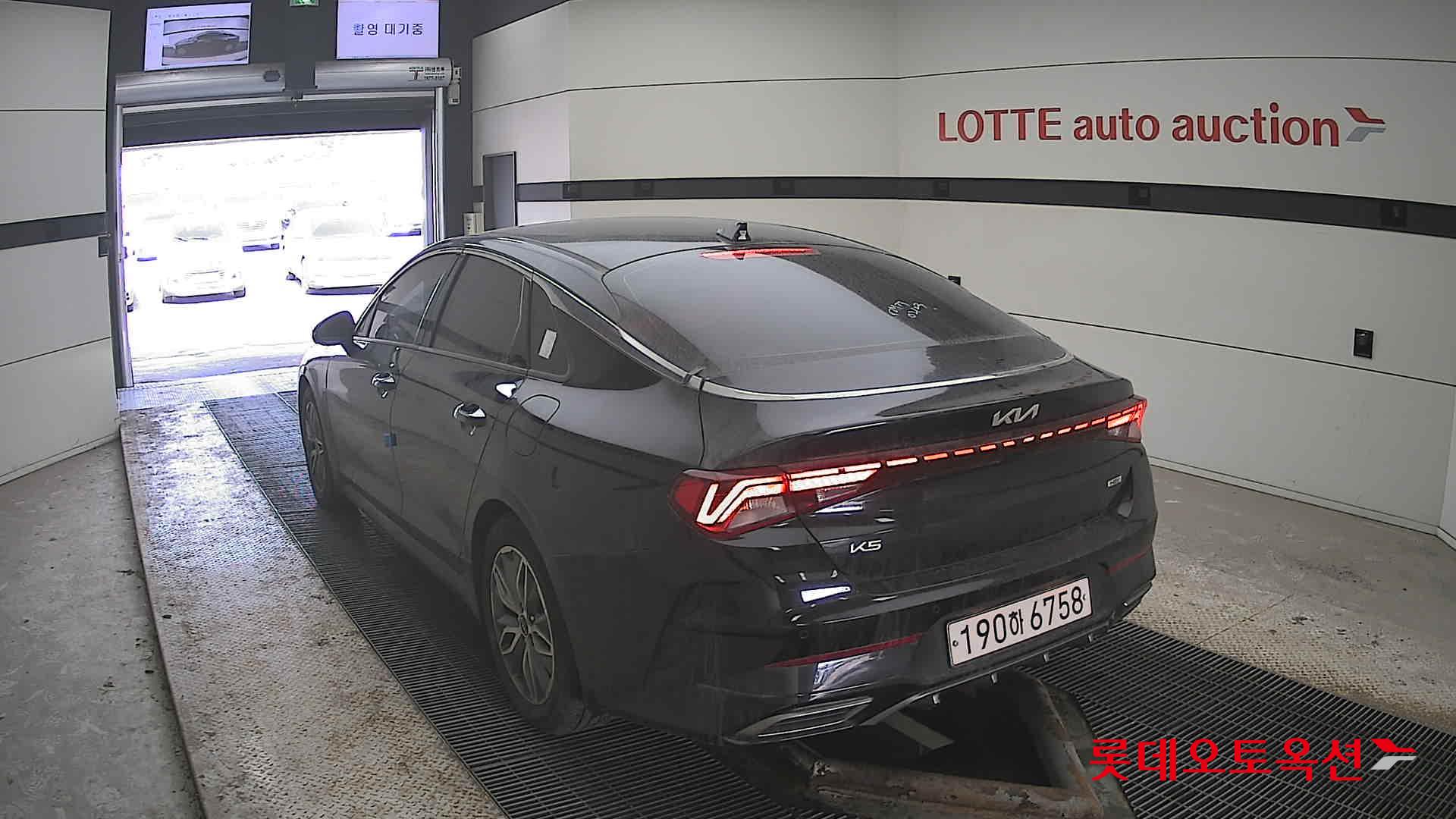 كيا K5 2023 - صورة 16