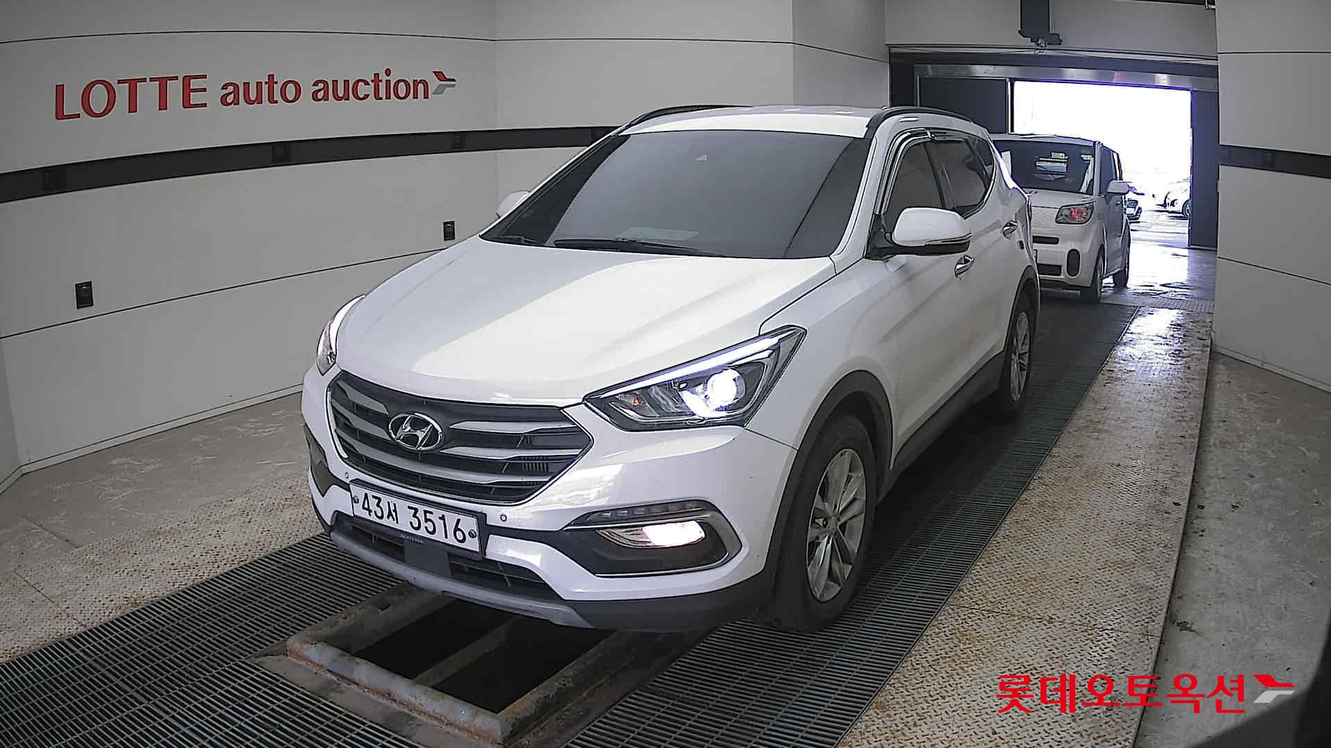 Hyundai Santa Fe 2018 Белый из Кореи