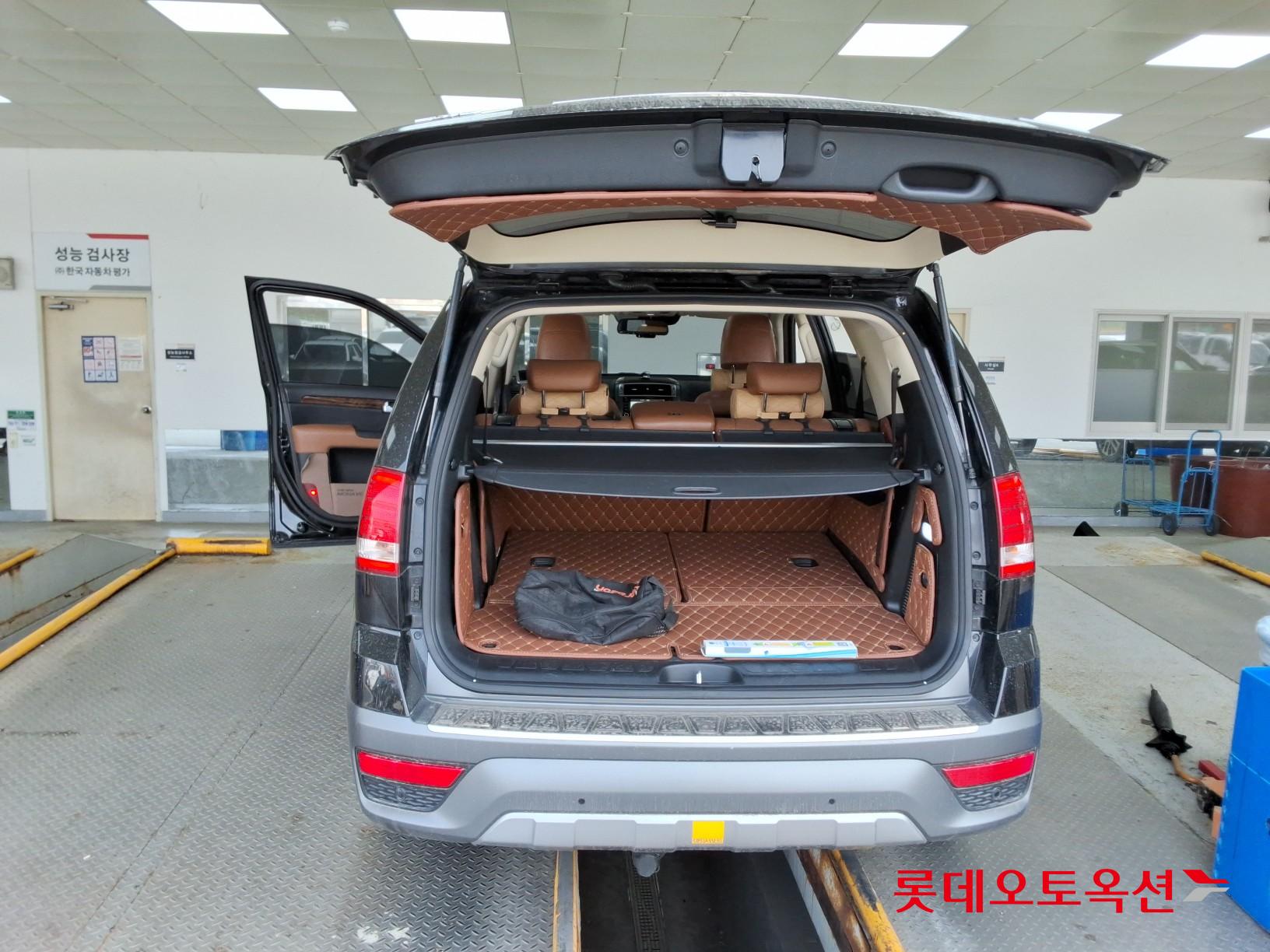 Kia Mohave - 38