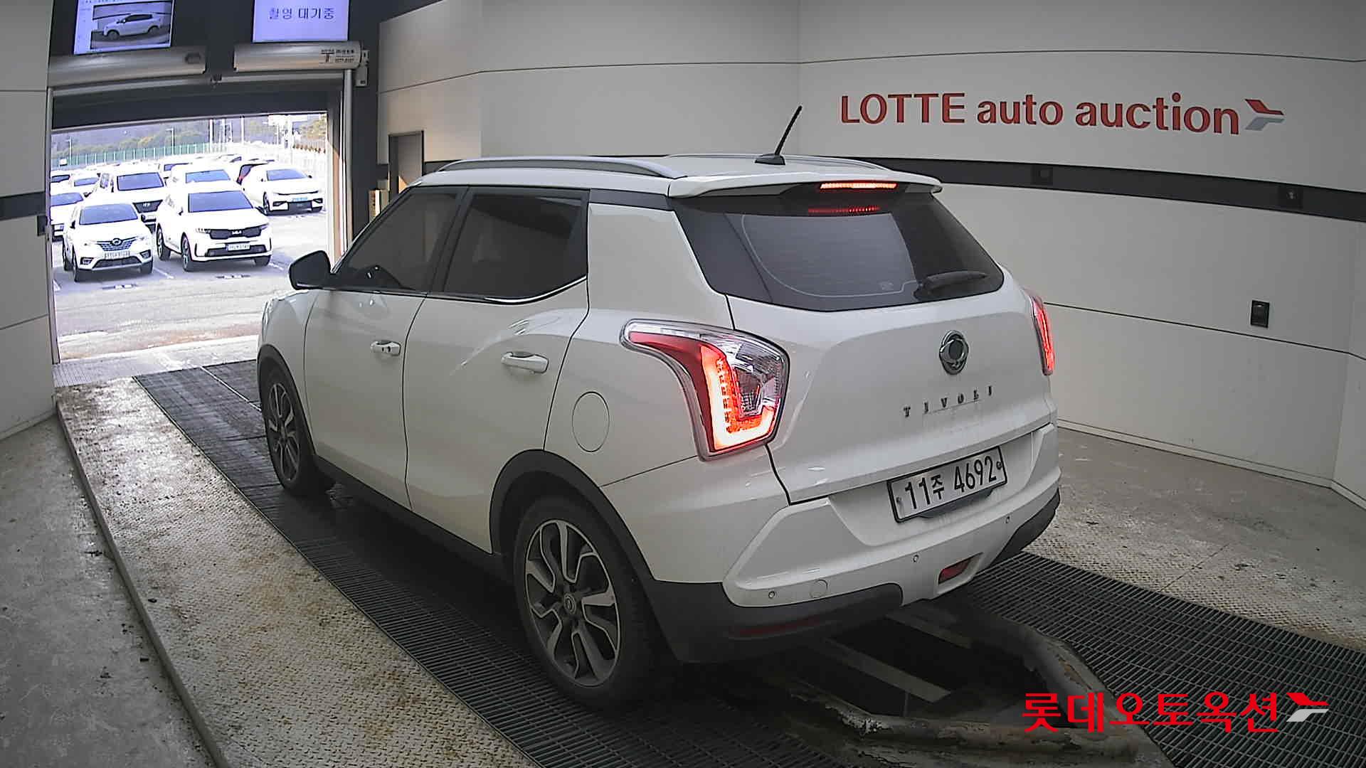 KG Mobility Tivoli 2015 - Image 4