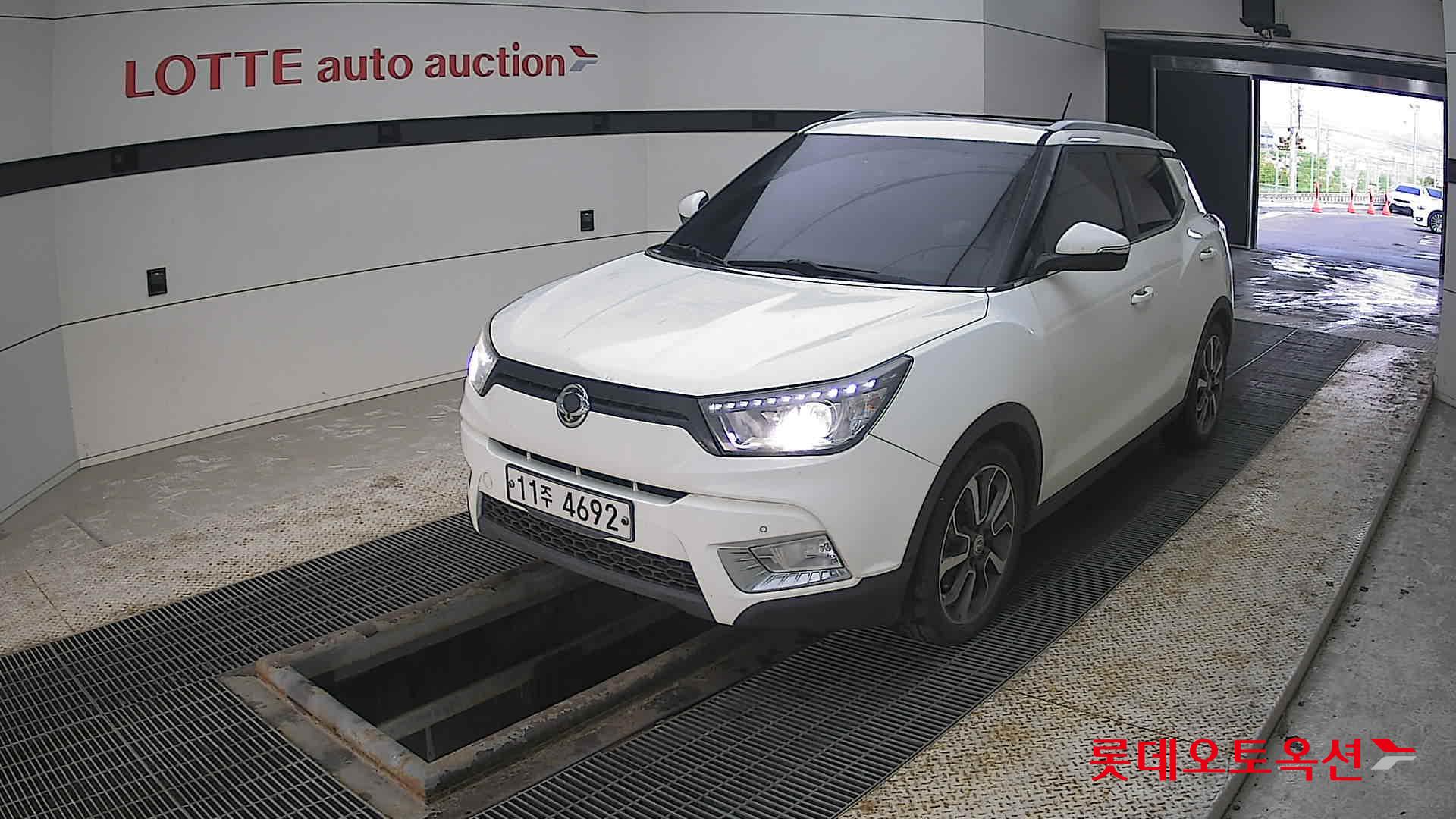 KG Mobility Tivoli 2015 - Image 3