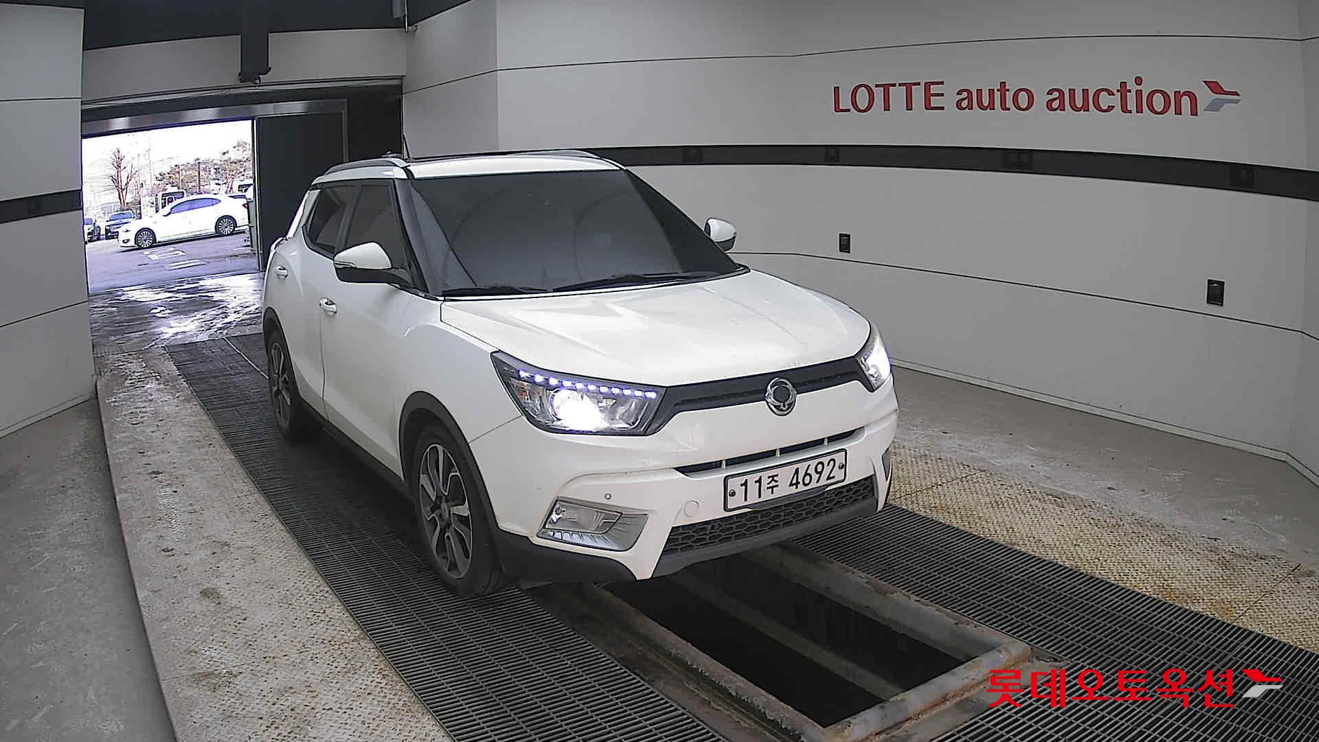 KG Mobility Tivoli 2015 - Image 24