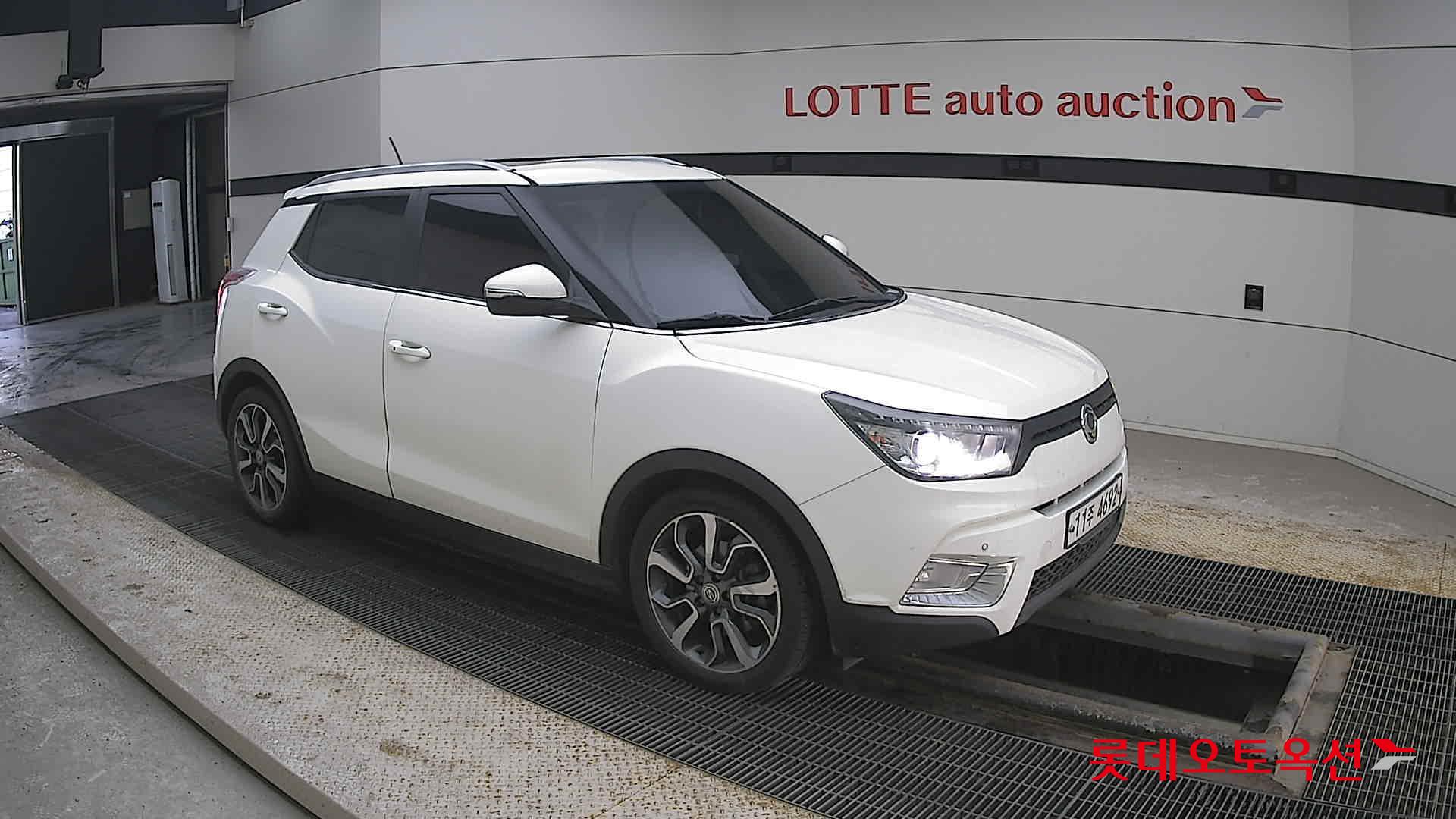 KG Mobility Tivoli 2015 - Image 23