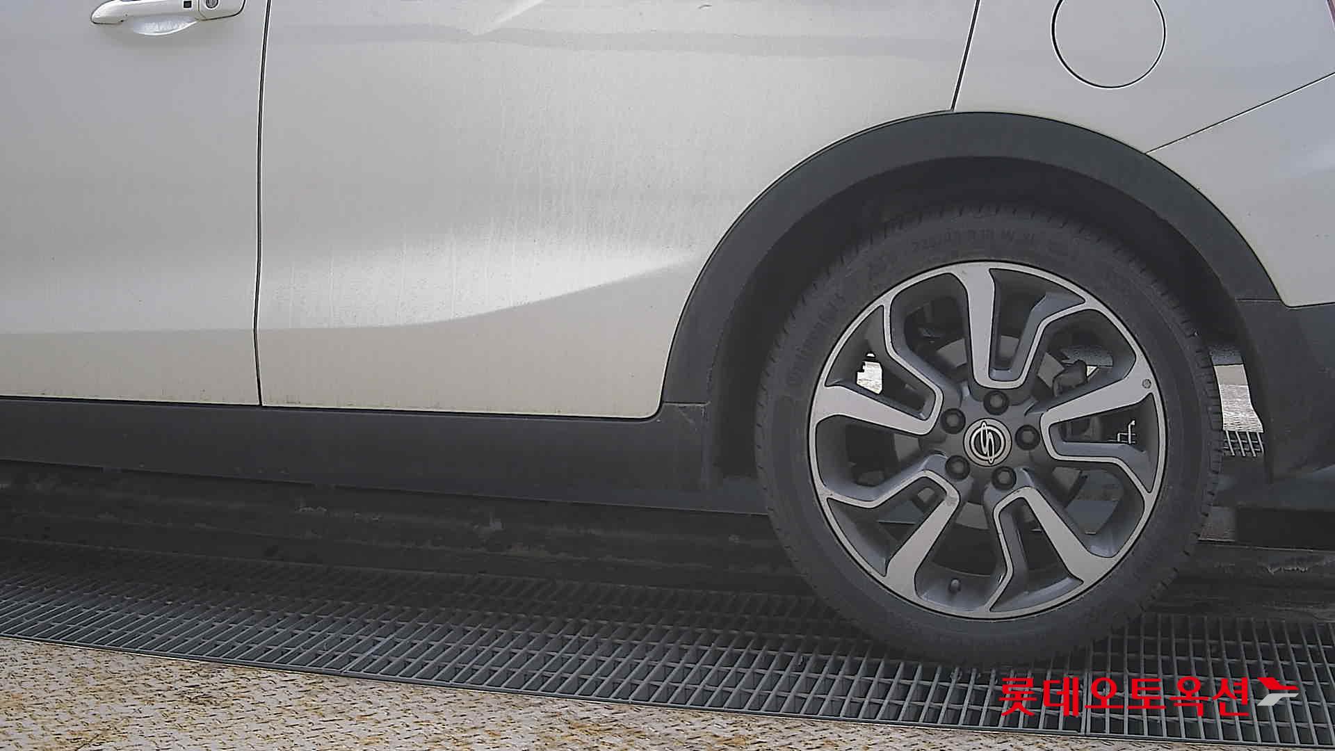 KG Mobility Tivoli 2015 - Image 26