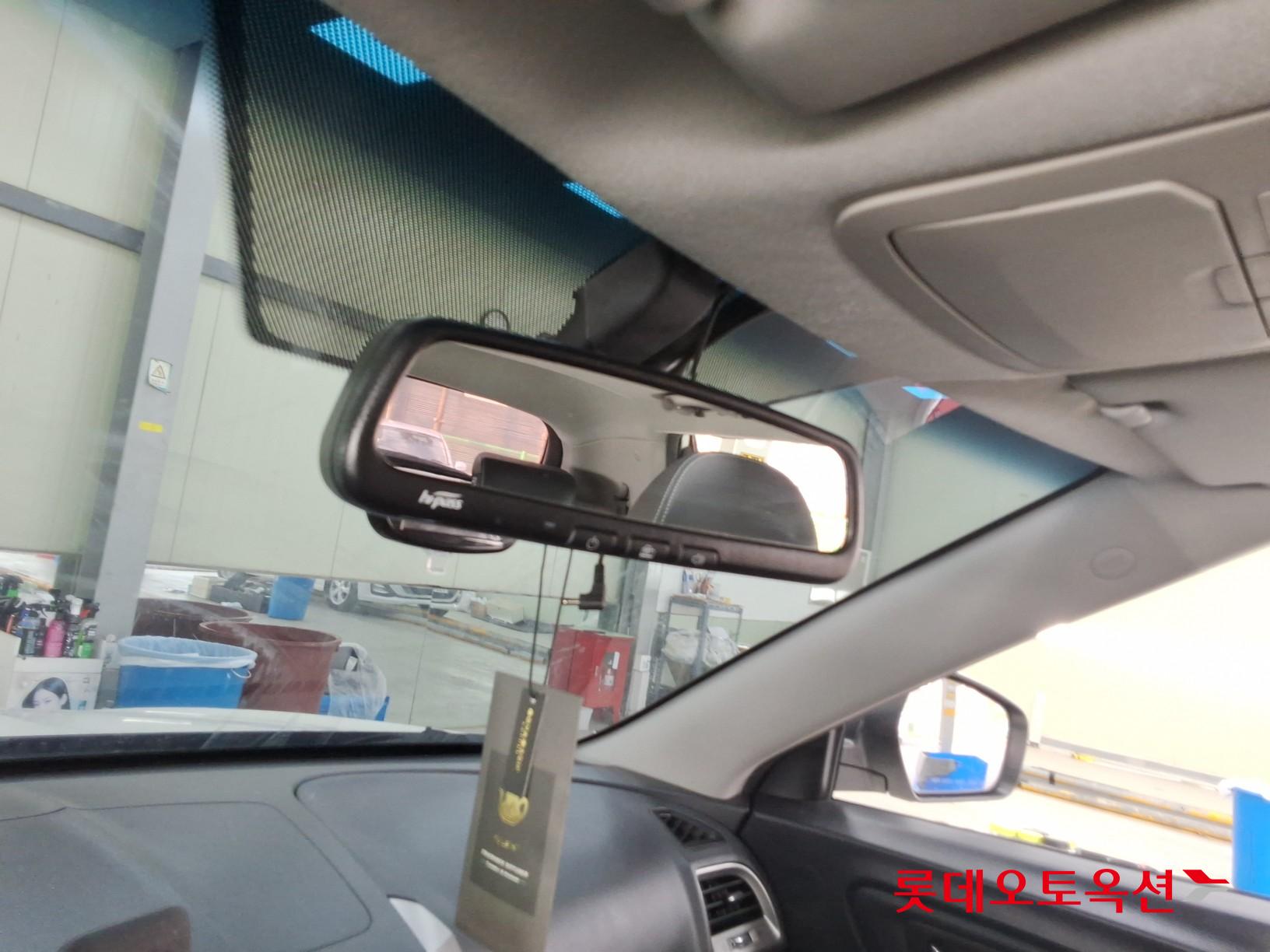 KG Mobility Tivoli 2015 - Image 33