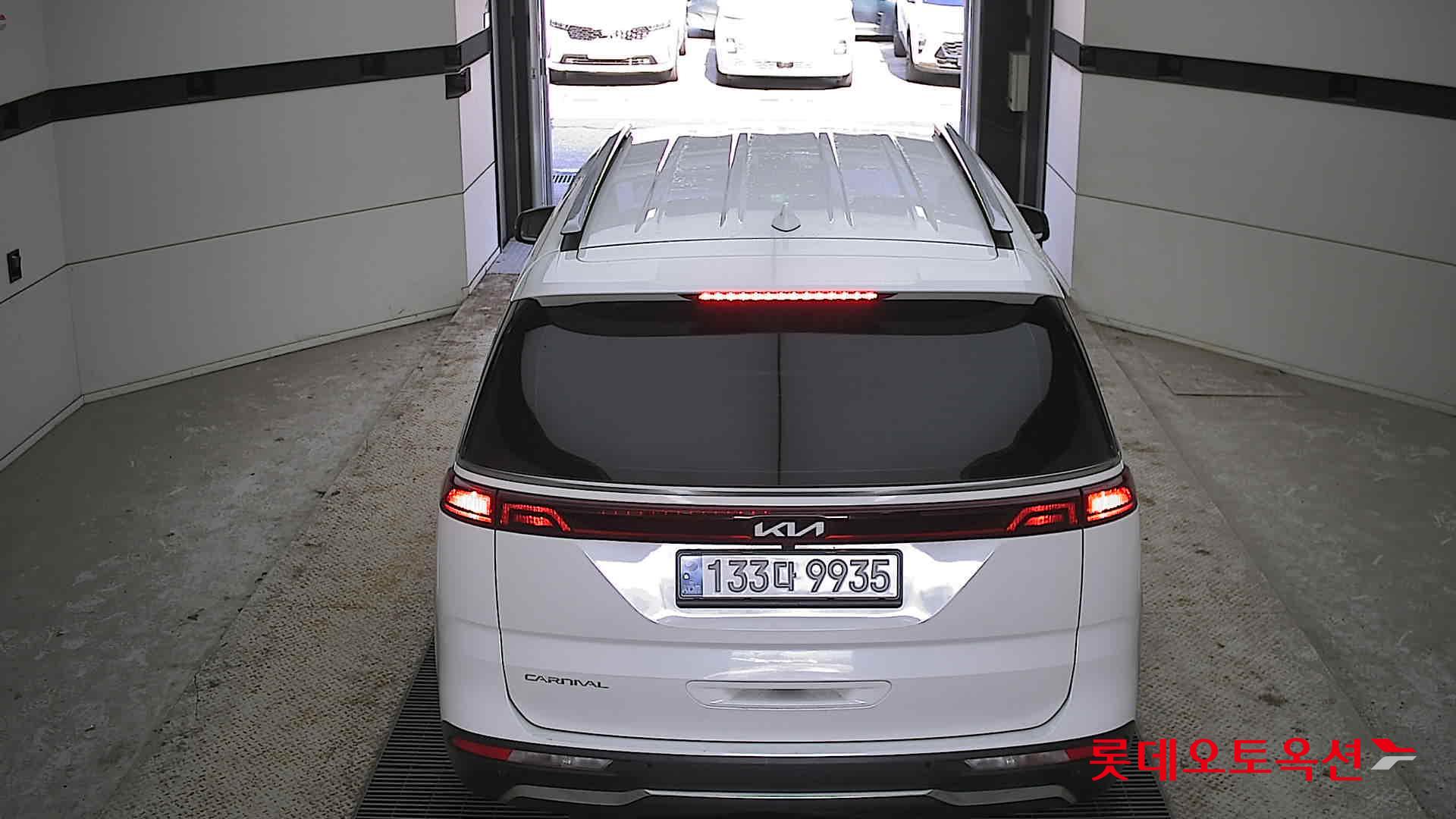 Kia Carnival Limousine 2023 Белый из Кореи, фото 5