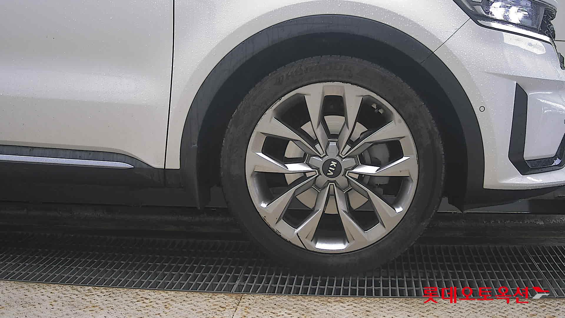 Kia Sorento id 3809941 из Кореи 23