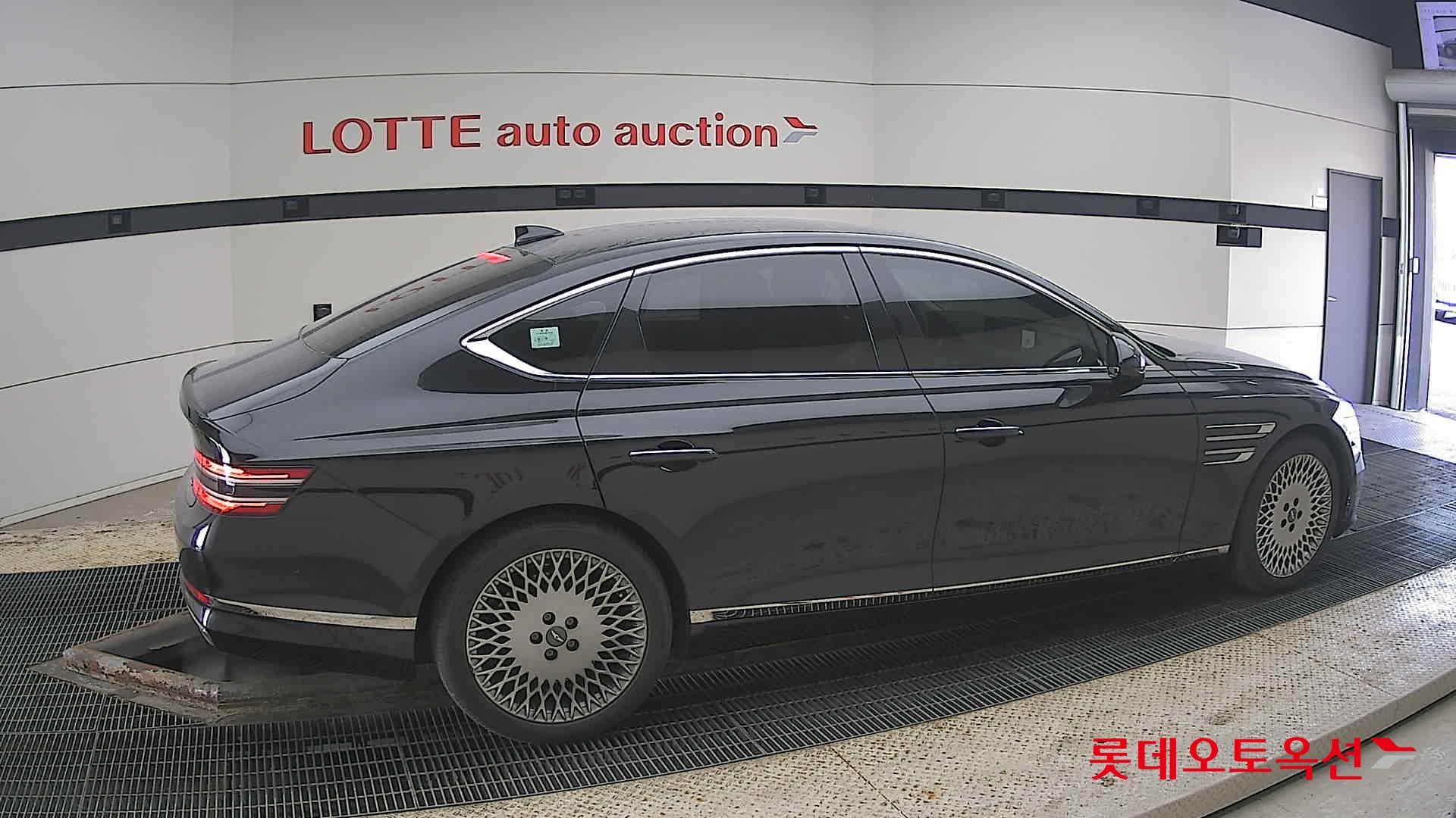 Genesis G80 2022 - Image 20