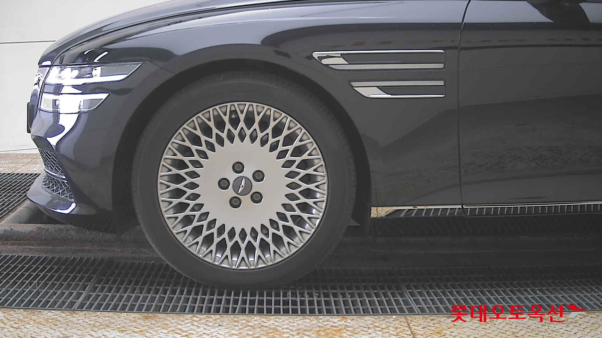 Genesis G80 2022 - Image 25