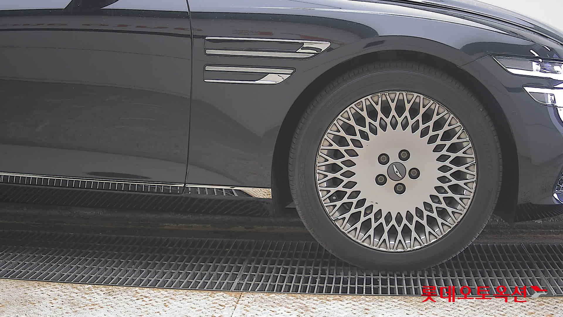 Genesis G80 2022 - Image 27