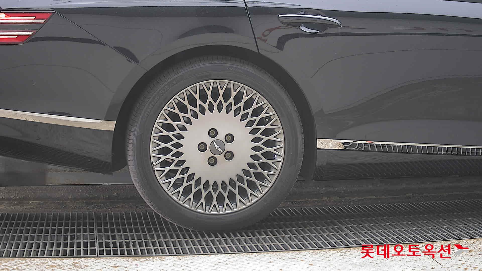 Genesis G80 2022 - Image 28