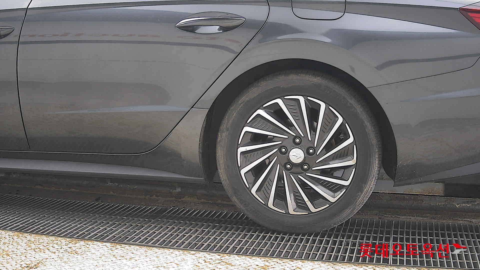 Hyundai Sonata Hybrid id 3822861 из Кореи 22