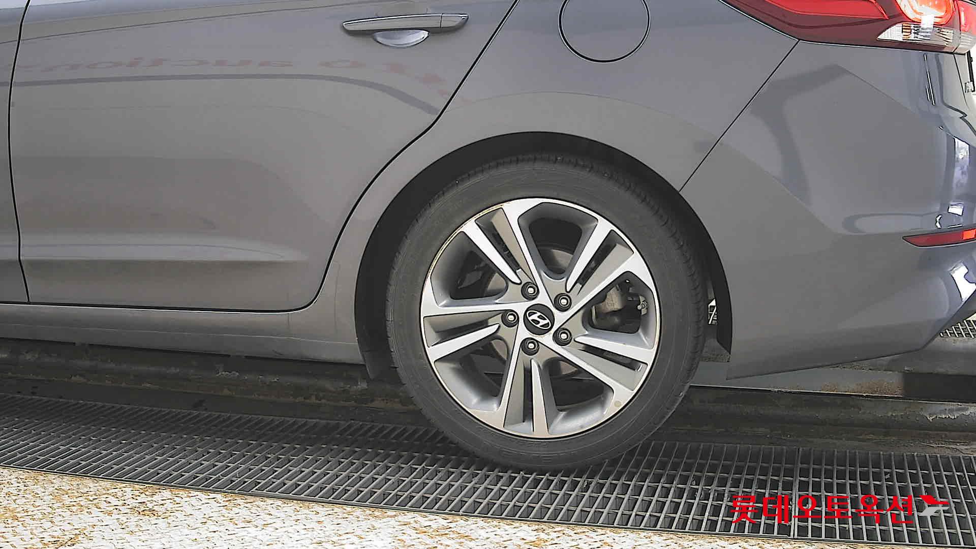 Hyundai Avante id 3809915 из Кореи 22