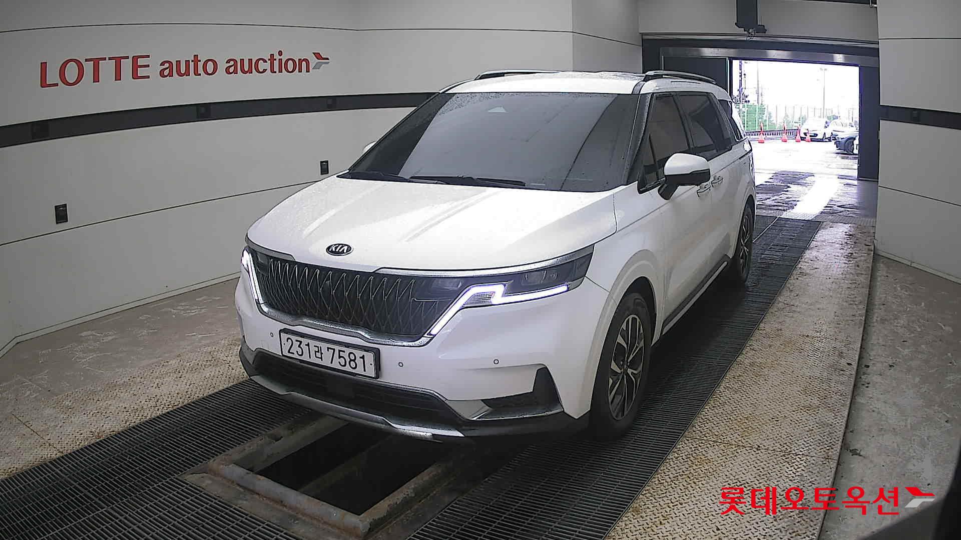 Kia Carnival 2021 Белый из Кореи