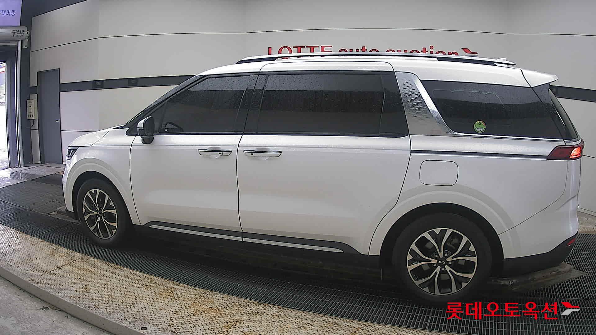 Kia Carnival id 3809970 из Кореи 11