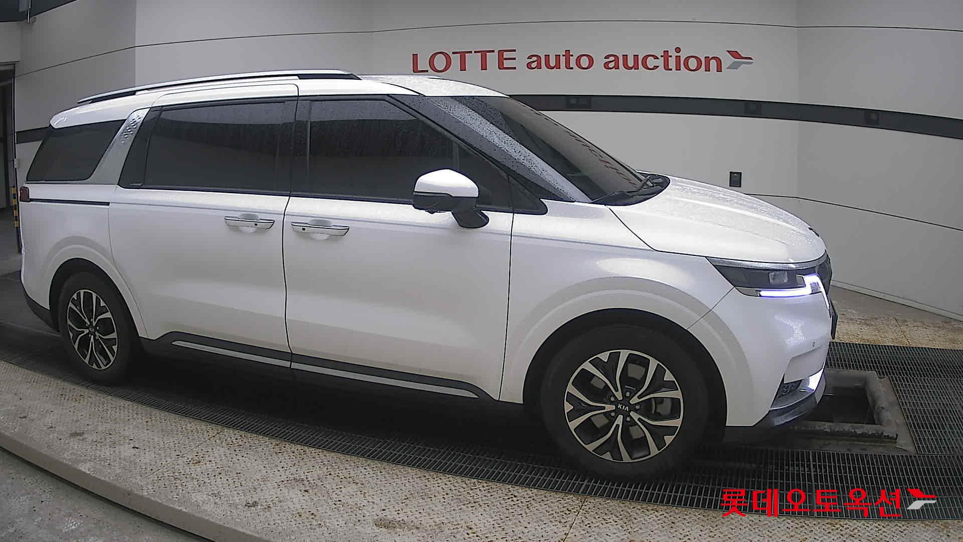 Kia Carnival id 3809970 из Кореи 17