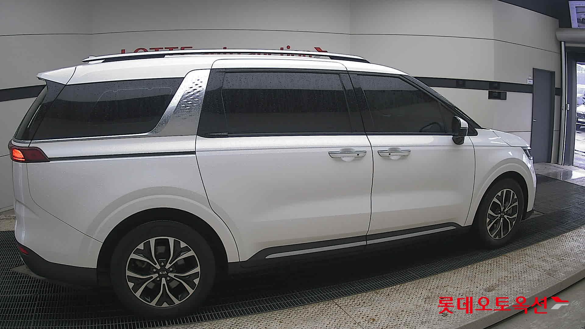 Kia Carnival id 3809970 из Кореи 18