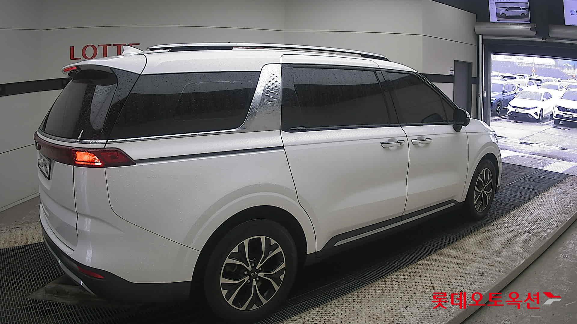 Kia Carnival id 3809970 из Кореи 19