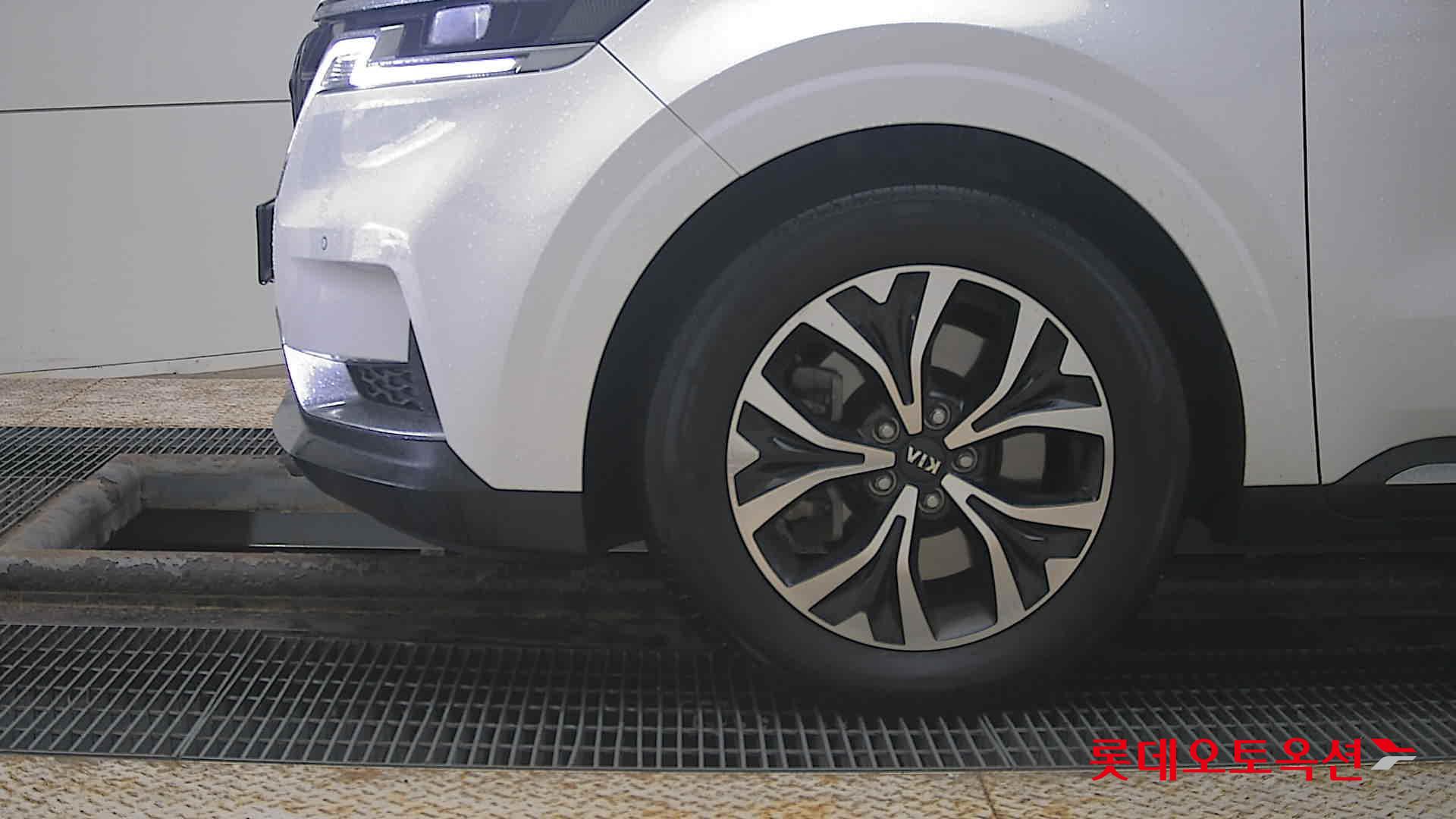 Kia Carnival id 3809970 из Кореи 21