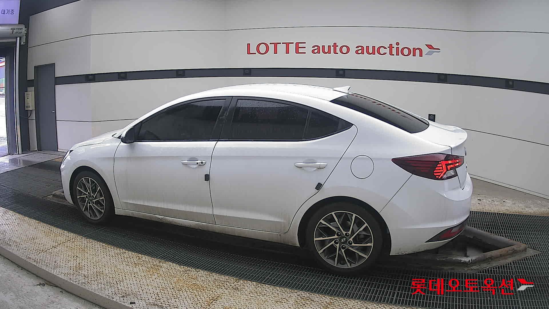 Hyundai Avante id 3809892 из Кореи 11