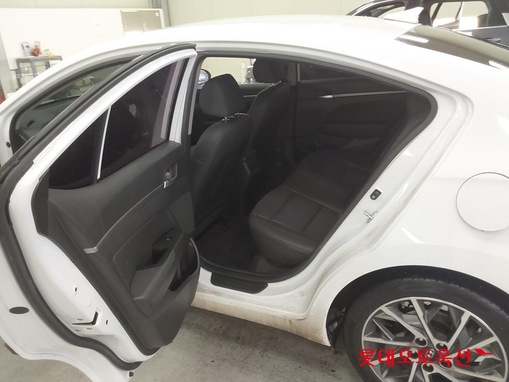 Hyundai Avante id 3809892 из Кореи 37