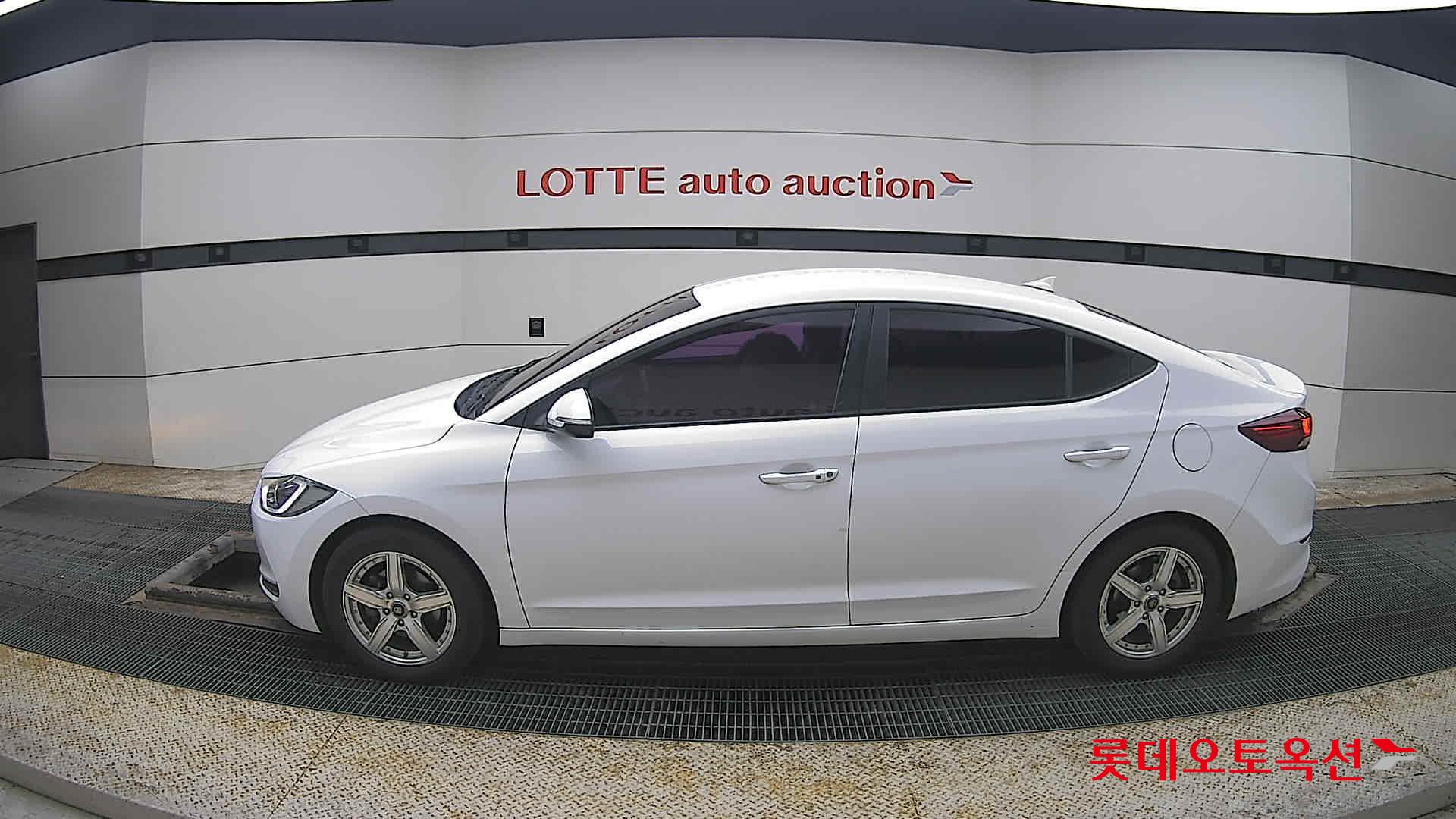 Hyundai Elantra 2016 - Image 13